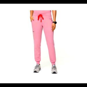 Woman’s Chalk pink Zamora petite Jogger Scrub Pants